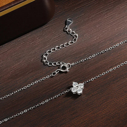 VVS1 D Flower Moissanite Pendant Necklace for Women